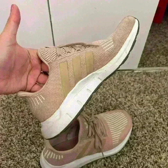 Adidas’s pale pink tennis shoes sneakers - Picture 8 of 11